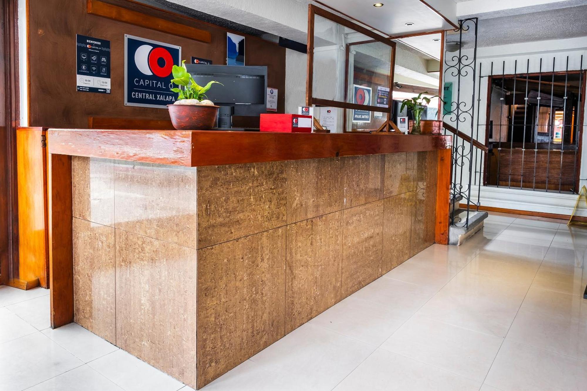 Capital O Hotel Central, Халапа Экстерьер фото